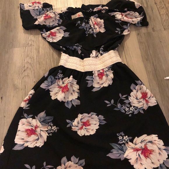 Short Floral Dress - Picture 1 of 2